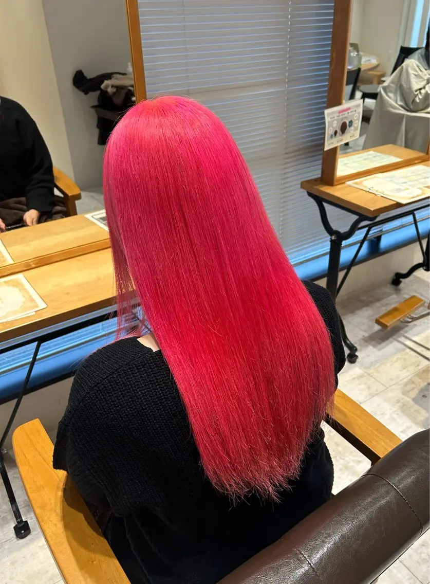 ロング ヘアカラー 渡辺 望愛のヘアスタイル