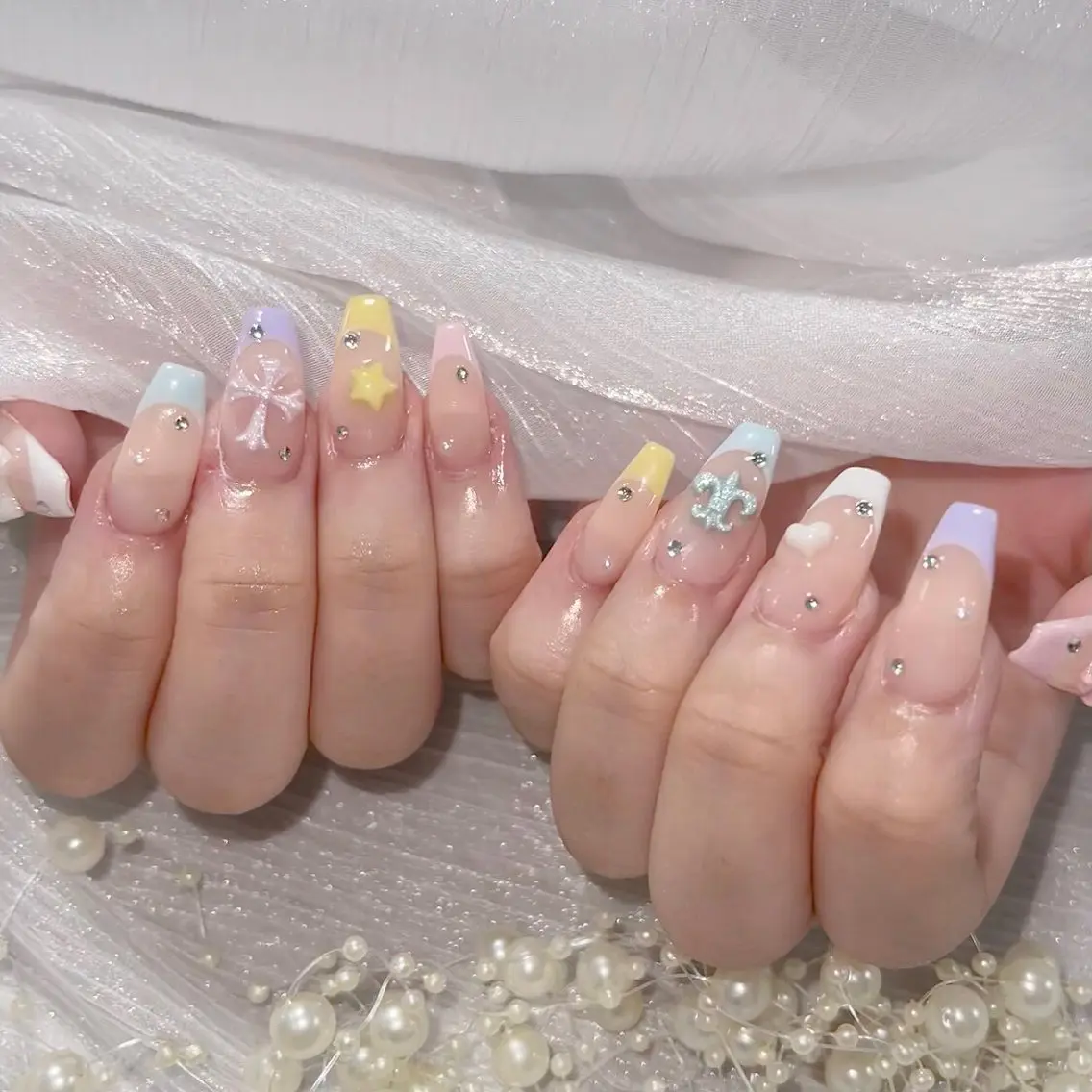 ネイル オーロラネイル 長さ出し フラッシュネイル フレンチネイル ジェルネイル ハンドネイル ハンドケア CiCi Nail Salonのネイルデザイン