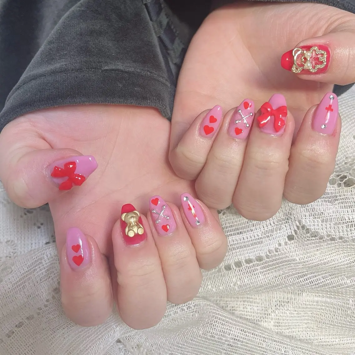 ネイル 持ち込み ピンク 赤色 リボン 冬ネイル ベテランネイル cnc nailのネイルデザイン