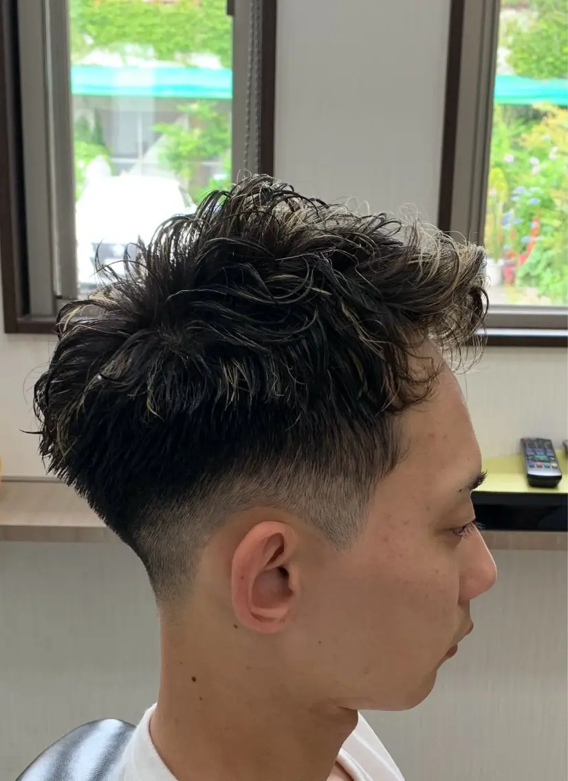ショート パーマ メンズ フェードカット メンズメッシュ メンズパーマ 【メンズ特化】　倉山 和樹のヘアスタイル