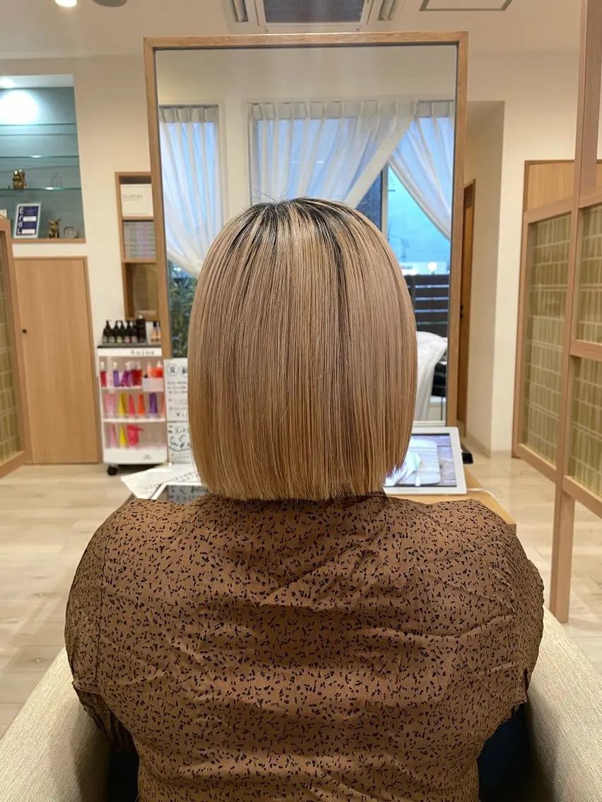 ショート ボブ 韓国風ヘア être 加藤 悠花のヘアスタイル
