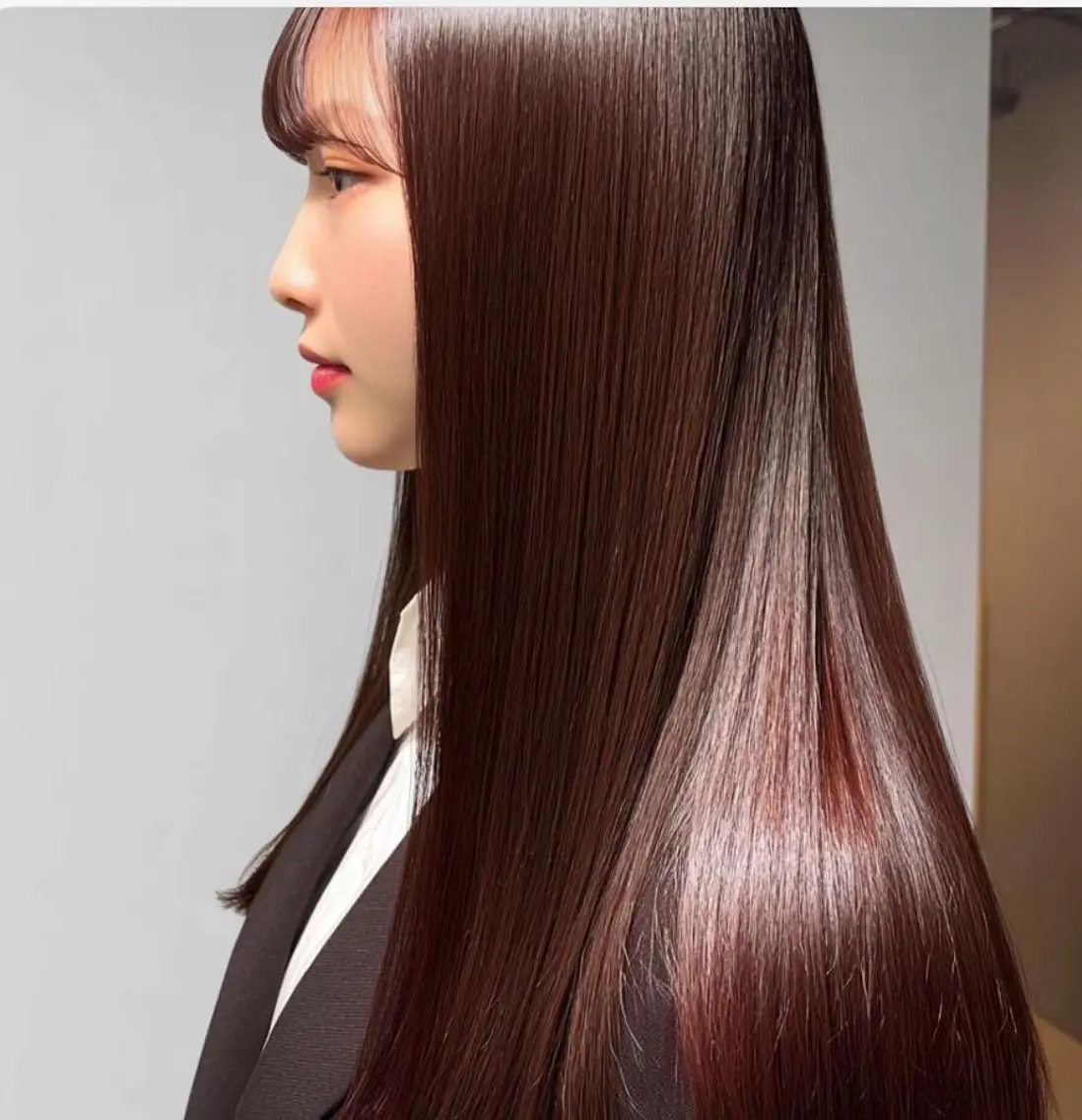 ロング 縮毛矯正 トリートメント 韓国×艶ハイトーンが かわいい✨️リオ🍒のヘアスタイル