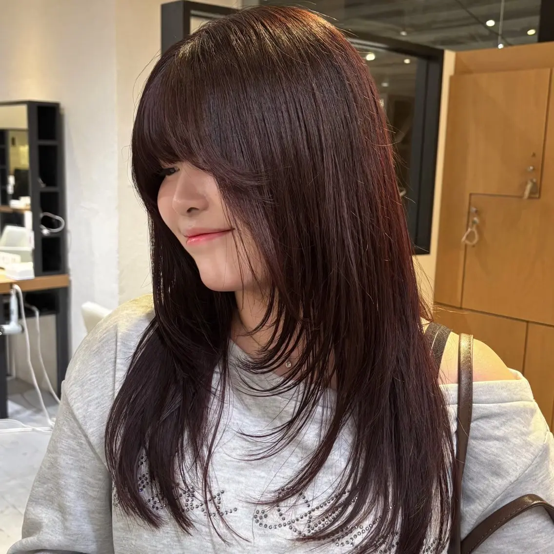 ロング カラー ブラウンカラー レッドカラー レッドブラウン ヘアカラー めい/透明感カラー /レイヤー/ボブのヘアスタイル