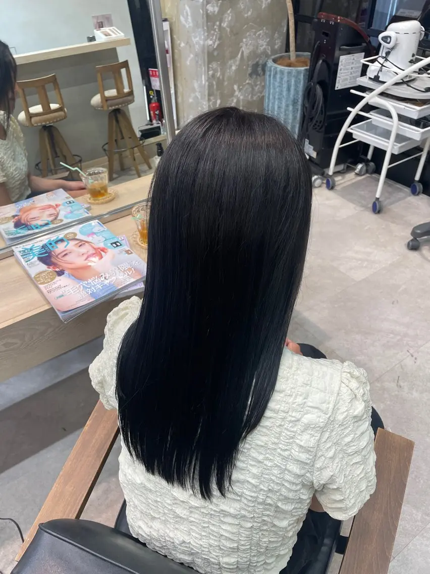 セミロング カラー&ブリーチ kotojiのヘアスタイル