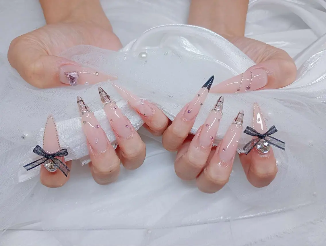 ネイル フットネイル フレンチネイル ジェルネイル ガラスフレンチ 韓国ネイル ハンドネイル ハンドケア The Nail & Eye Lashの眉毛・アイブロウイメージ