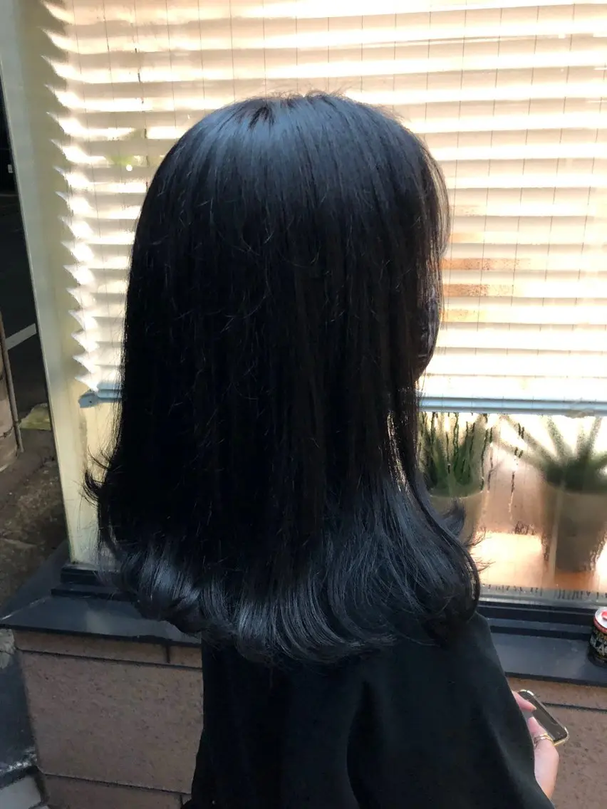 セミロング カラー 透明感カラー ネイビーカラー ヘアカラー 末崎 聖子のヘアスタイル