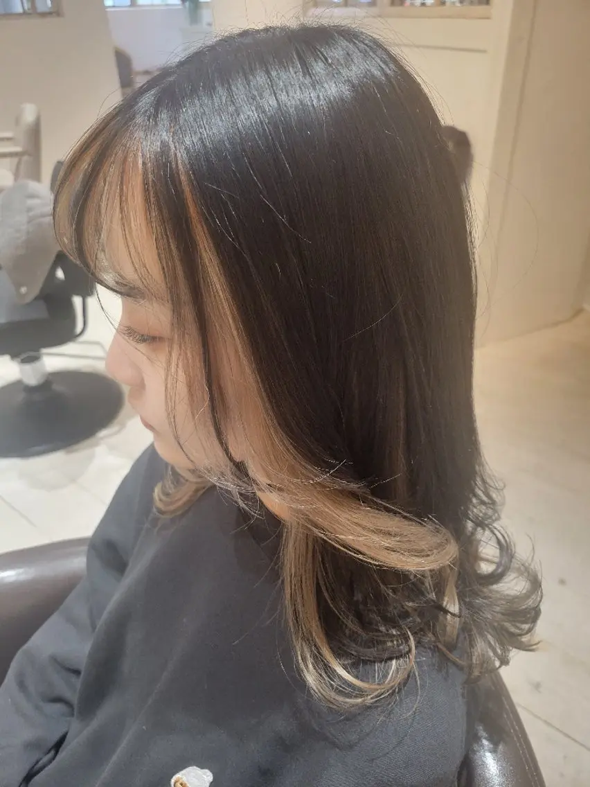 カラー ミストバング ブリーチ フェイスフレーミング 髪質改善ストレート/ kurachiのヘアスタイル