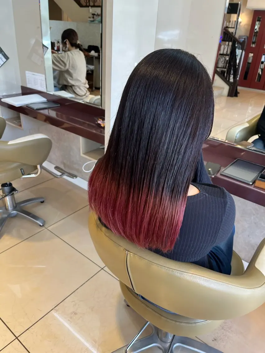 ロング ヘアカラー トリートメント 八重樫 夢愛のヘアスタイル