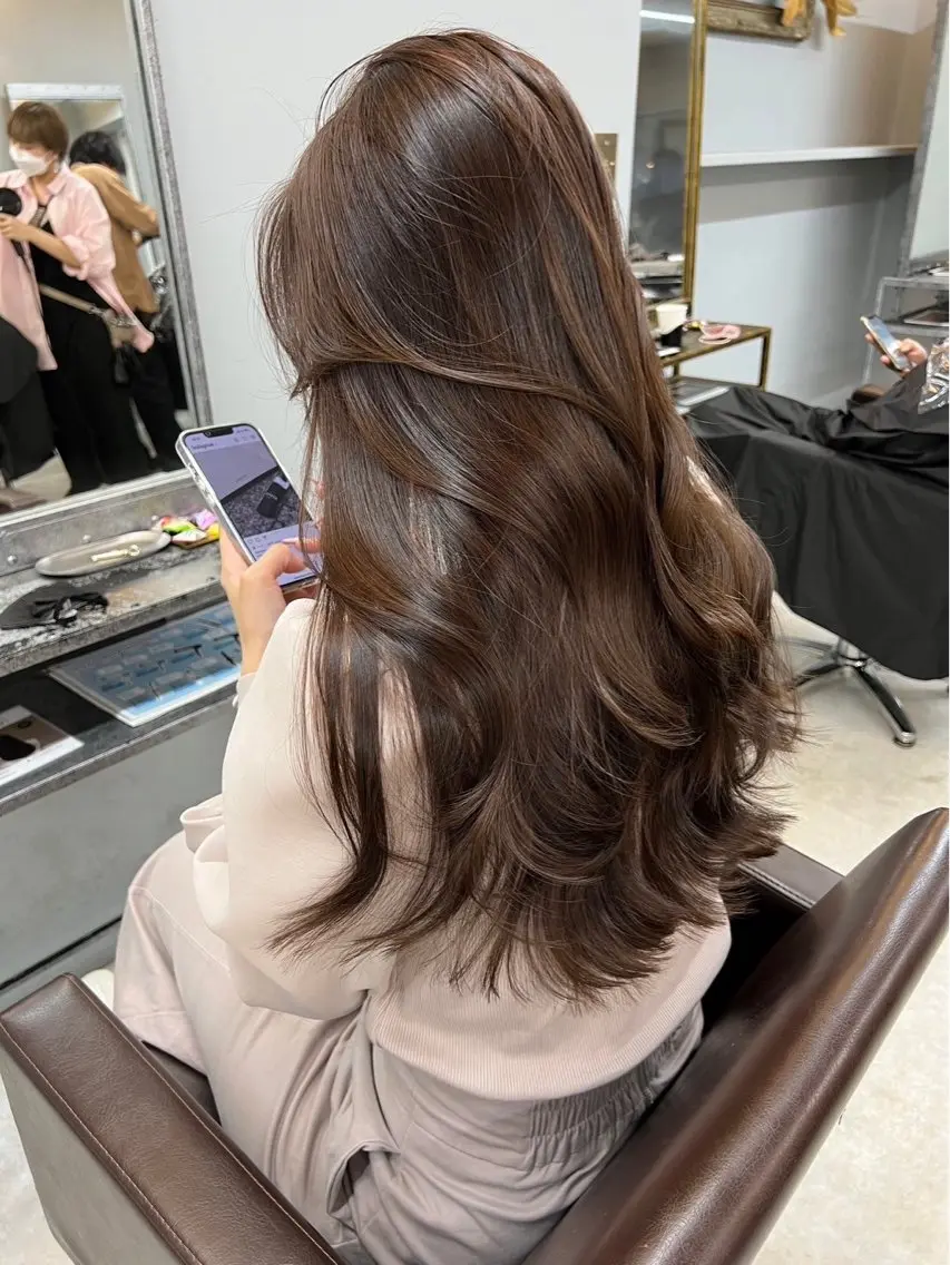 セミロング カット ヘアカラー 佐藤 菜穂のヘアスタイル