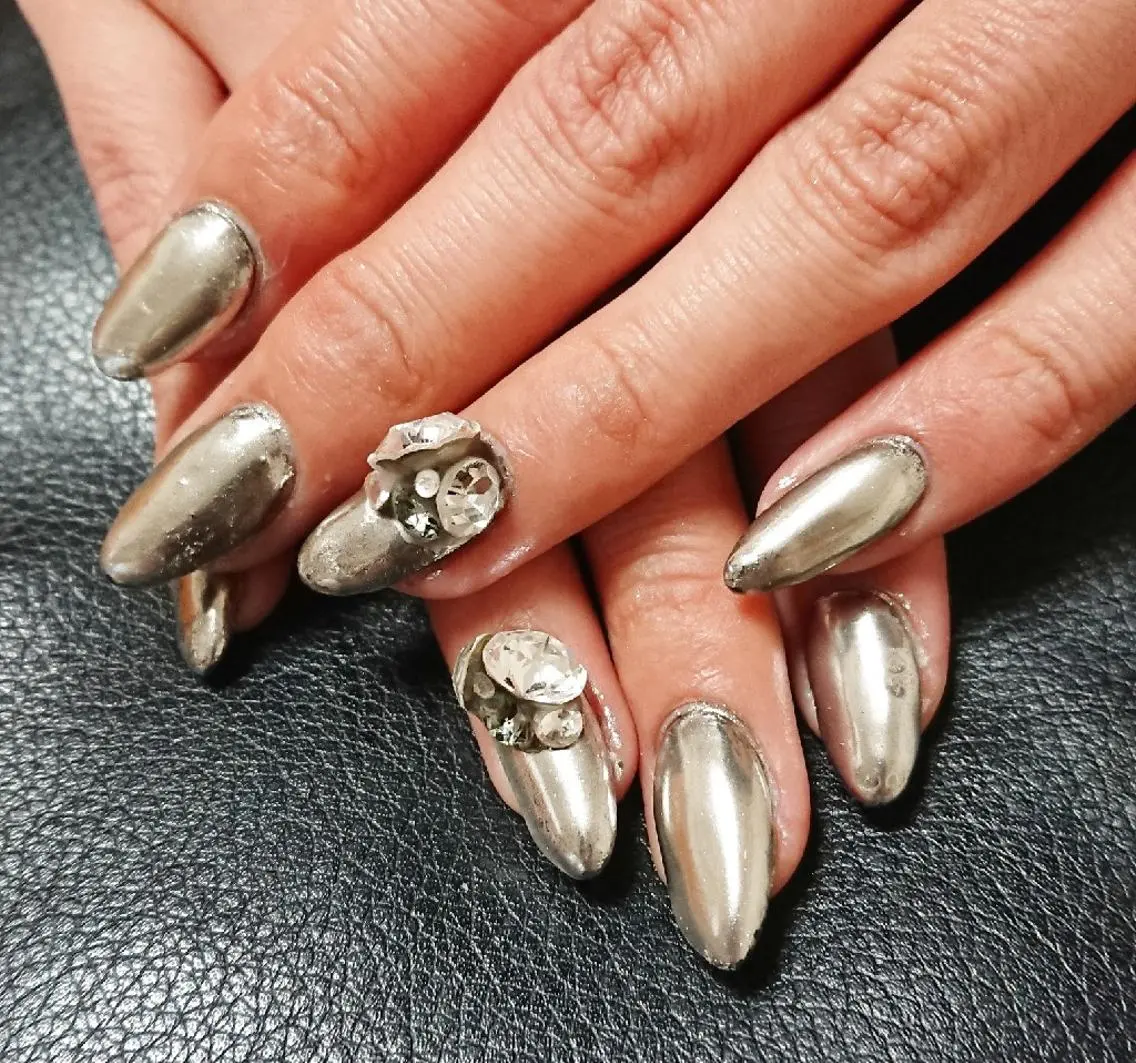 ネイル ミラーネイル Lilith Nailのネイルデザイン