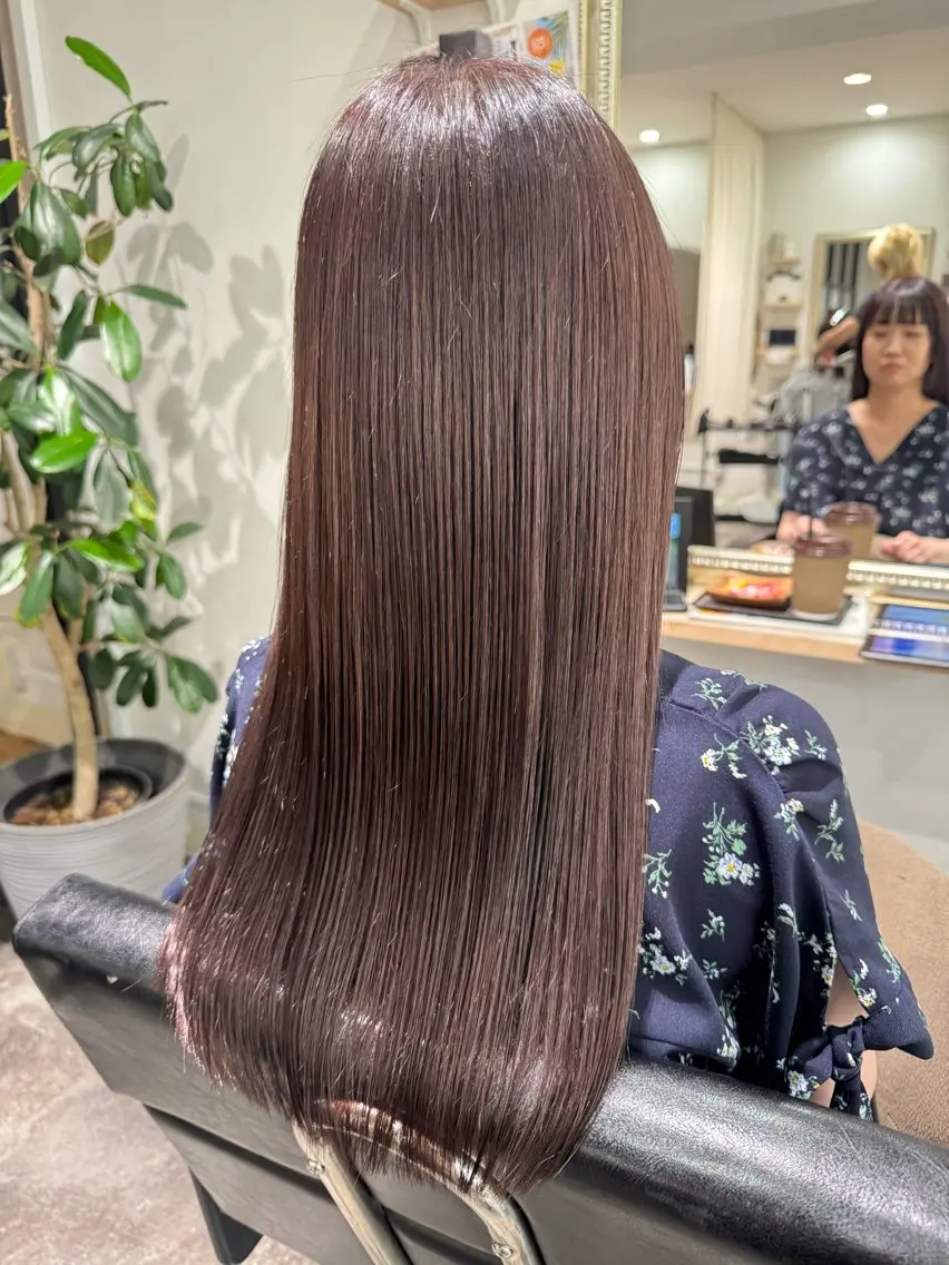 セミロング 髪質改善 縮毛矯正 カット ヘアカラー トリートメント ayaka 縮毛矯正レイヤーのヘアスタイル