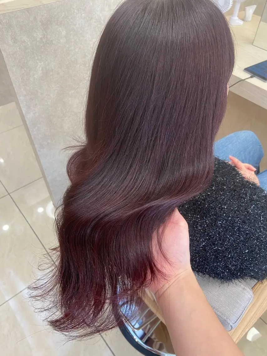 ロング カラー ボルドーカラー ヘアカラー トリートメント カワイイ×上品艶ヘア / RITO🪽のヘアスタイル