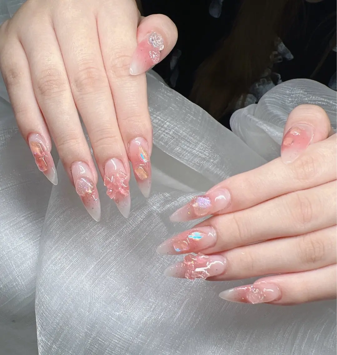 ネイル ハンドネイル Lee Nailsのネイルデザイン