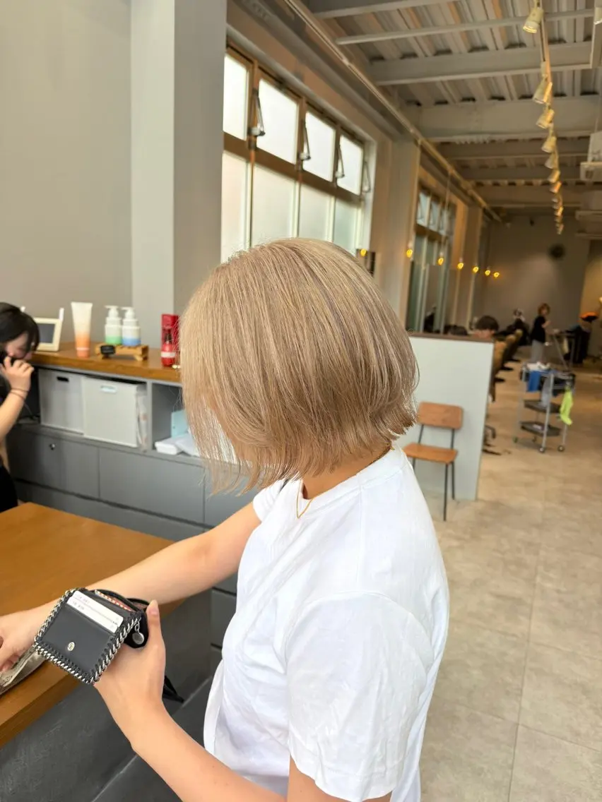 ショート カラー ベージュカラー ホワイトベージュ ヘアカラー 富原崇太/高畑/中川 /透明感カラーのヘアスタイル