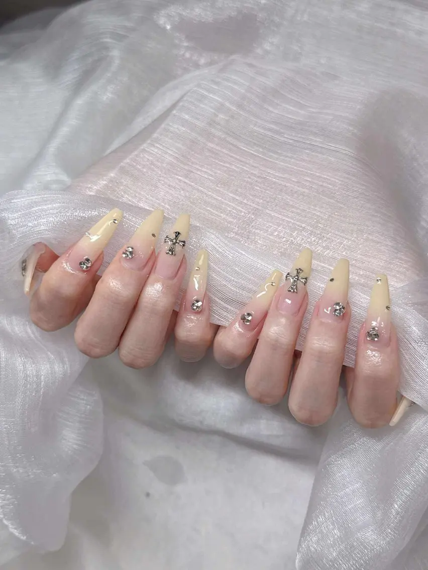 ネイル ハンドネイル Lee Nailsのネイルデザイン