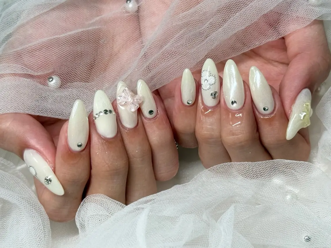 ネイル ハンドネイル Roi〈ロワ〉 Minakoのネイルデザイン