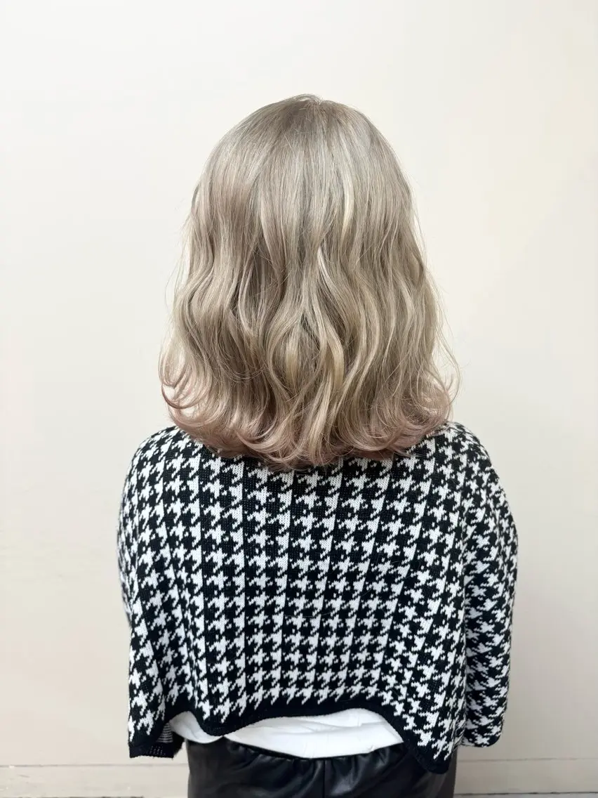 ミディアム カラー ピンクカラー 桒原 ちさのヘアスタイル