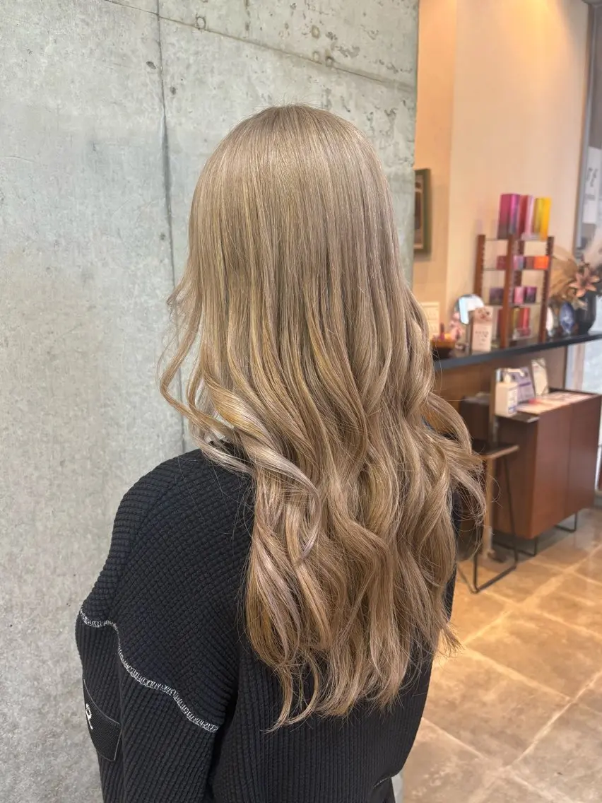 ロング カラー ベージュカラー ブロンド ブロンドベージュ ヘアカラー モデル募集中🌺 KANONのヘアスタイル
