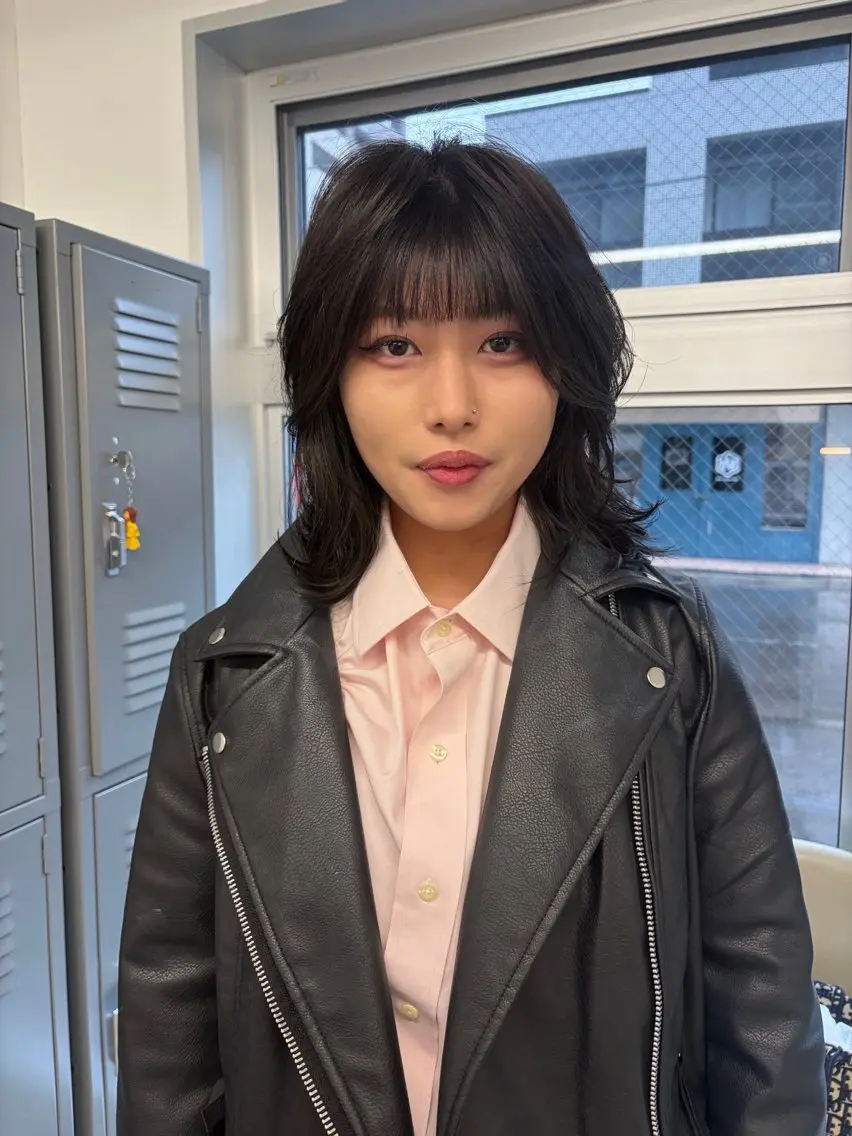 ミディアム ミディアムレイヤー レイヤーカット カット トリートメント cana 札幌レイヤースタイルのヘアスタイル