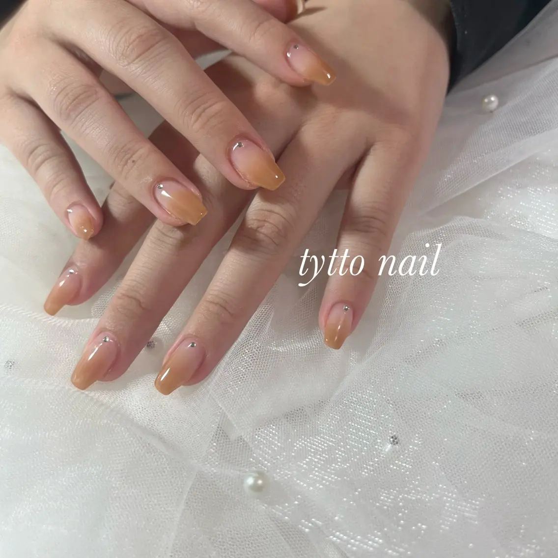 ネイル グラデーション キラキラネイル オフィスネイル ワンカラーネイル 冬ネイル ハンドネイル tytto nail ❤︎eriのネイルデザイン