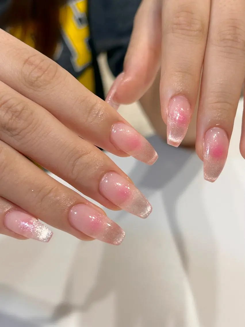 ネイル キラキラネイル 持ち込み オフィスネイル ピンク ピンクベージュ ハンドネイル Lily nailのネイルデザイン