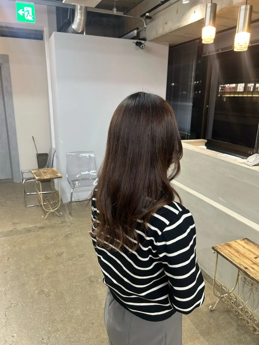 セミロング サワムラ ソナタのヘアスタイル