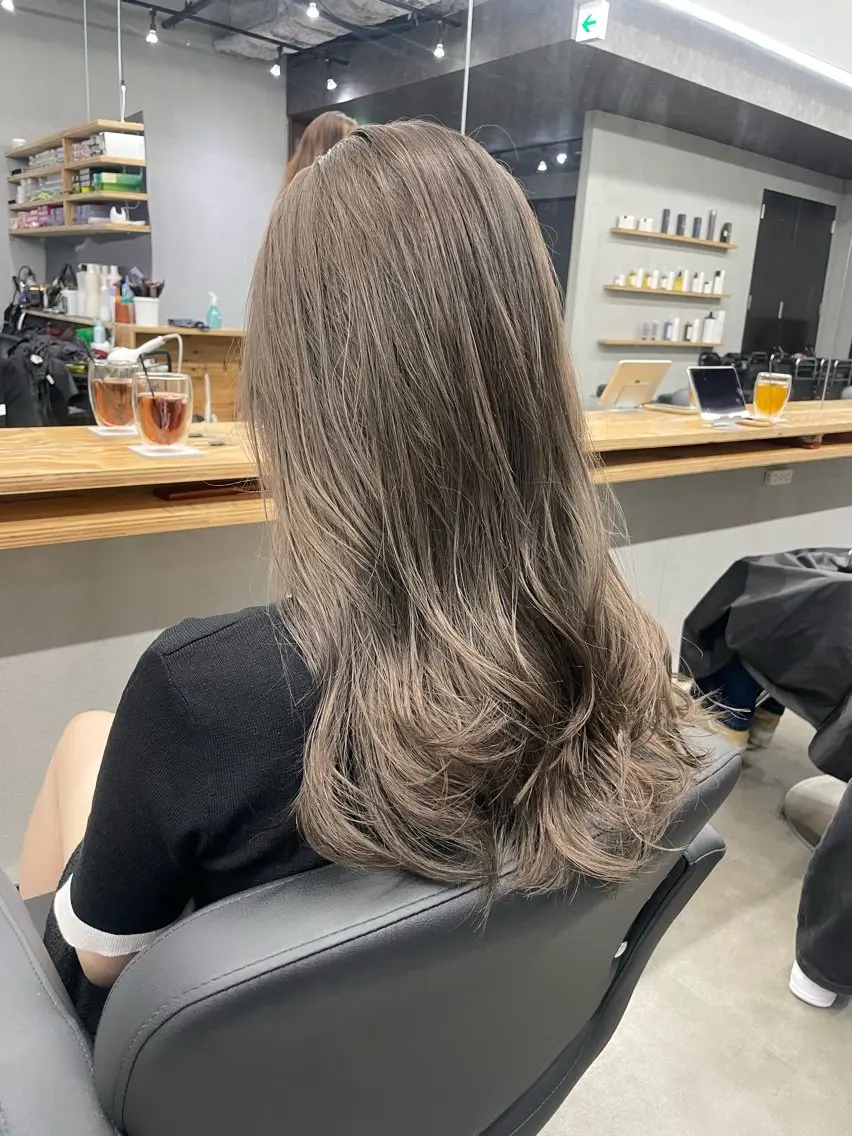 似合わせカット + ケアダブルカラー + 髪質改善トリートメントの写真
