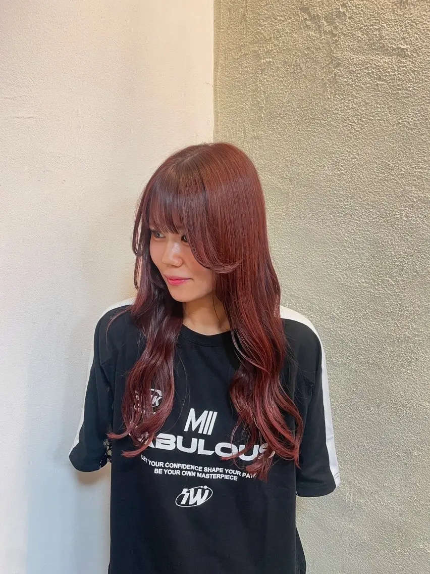 ロング カット ヘアカラー 大庭 萌瑚のヘアスタイル