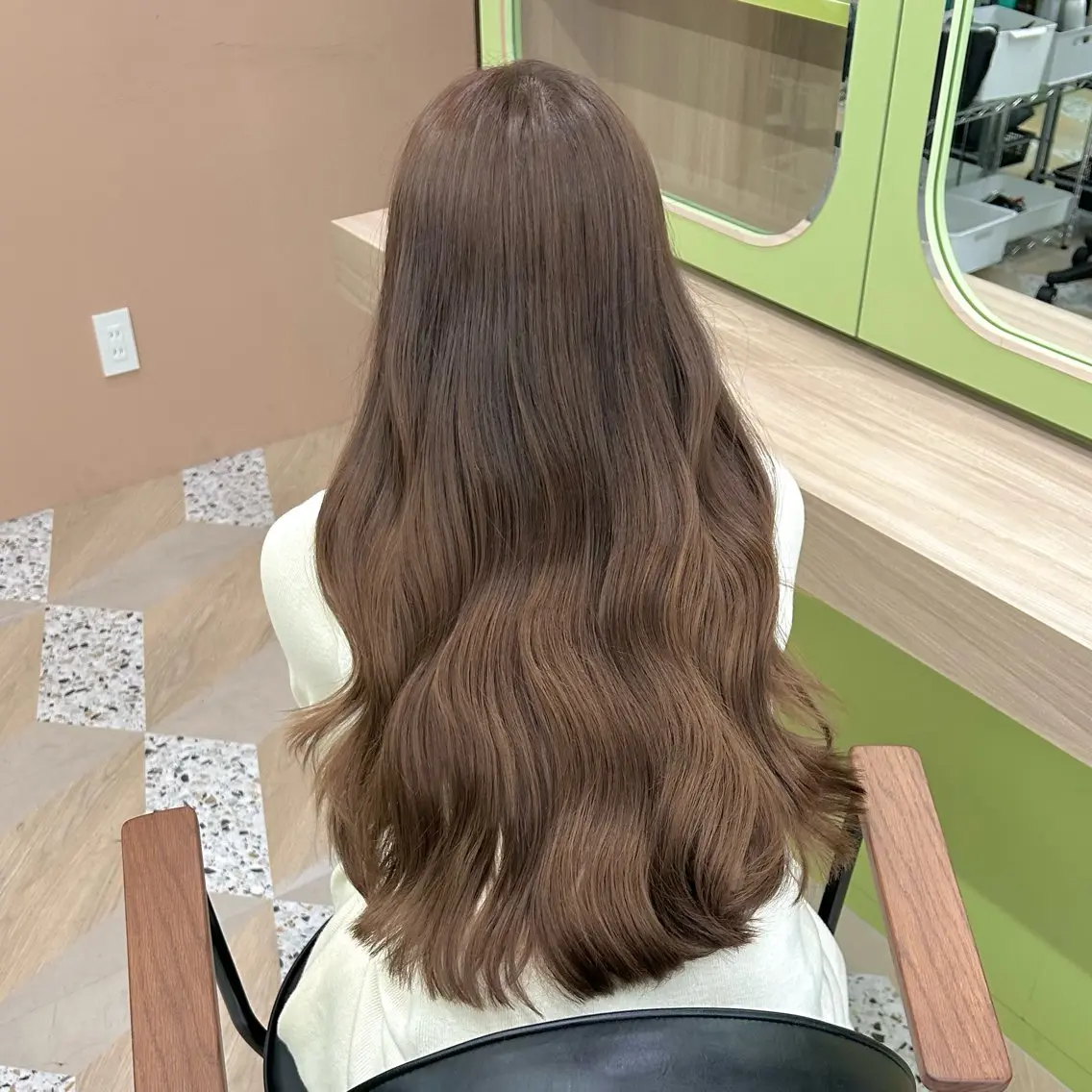 ロング カラー ベージュカラー ブリーチ ブラウンカラー ショコラベージュ 透明感カラー カット ヘアカラー トリートメント ブリーチなしベージュ /ヘアセット/ミユのヘアスタイル