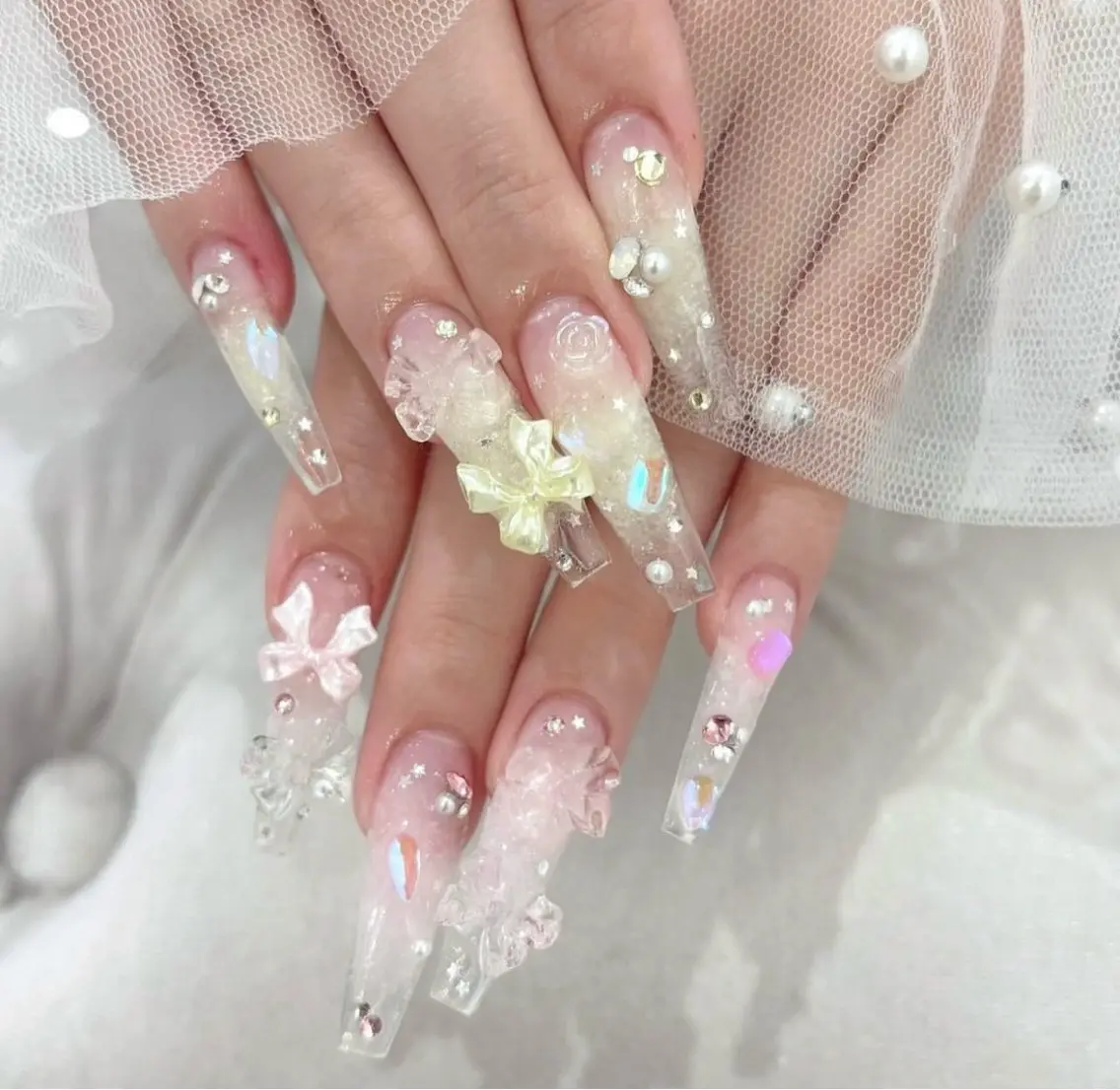 ネイル アートネイル フラワーネイル フレンチネイル ジェルネイル グラデーション ハンドネイル Ryu Nail NekoChanのネイルデザイン