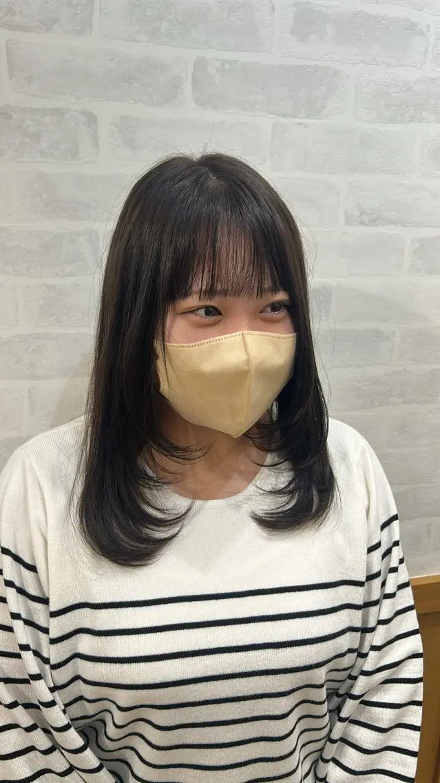 ミディアム 小泉 樹奈のヘアスタイル