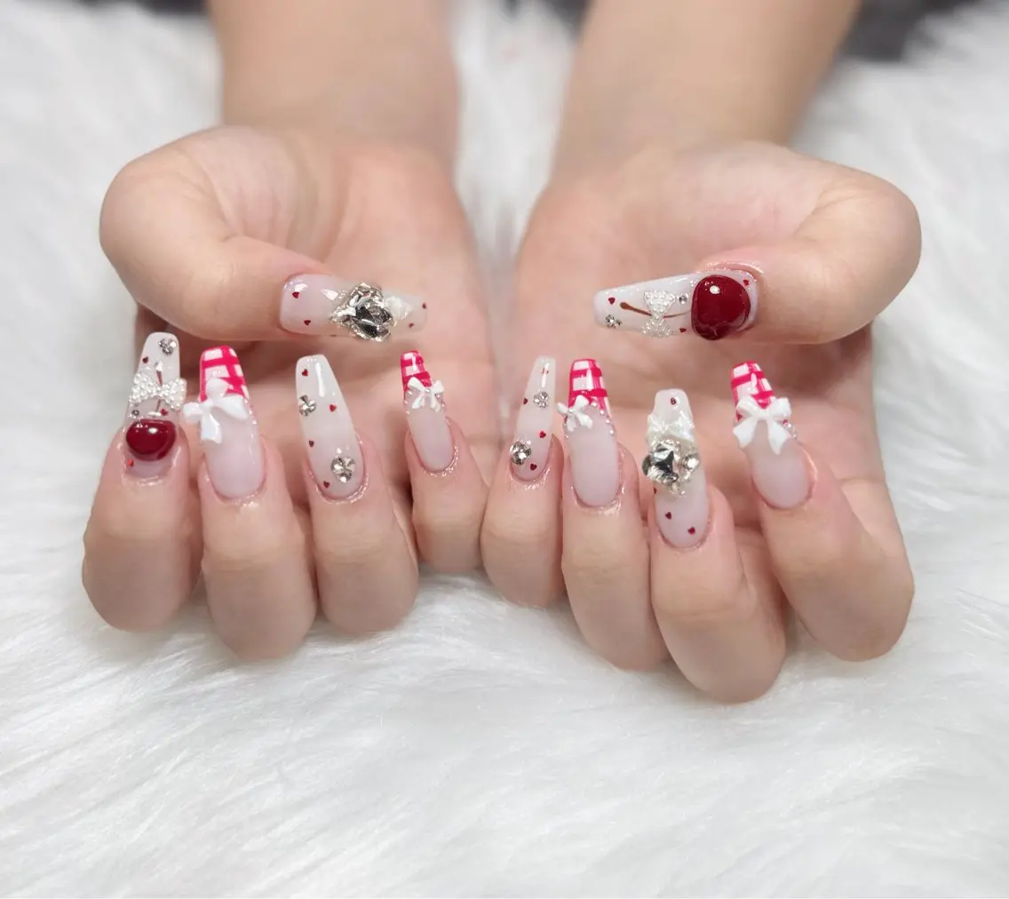 ネイル オーロラネイル チークネイル フットネイル フレンチネイル ジェルネイル ハンドネイル Nichi Nailsのネイルデザイン
