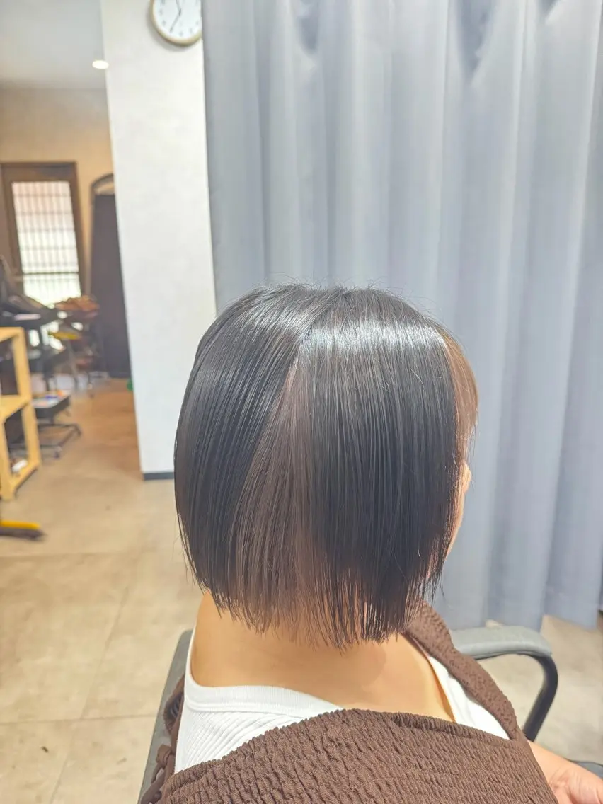 ショート カラー デザインカラー インナーカラー カット ヘアカラー 氏家 朝日のヘアスタイル