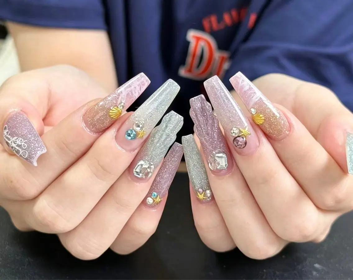 ネイル 長さ出し グラデーション ラメ(グリッター) ラメグラデーション パープル ハンドネイル 小雨 Nail Studio・168のネイルデザイン