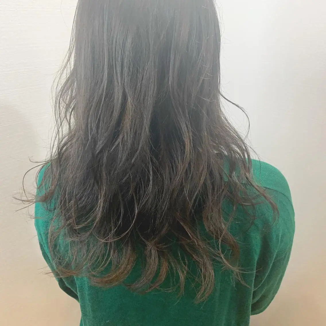 セミロング カラー イルミナカラー 【Uneユヌ】菊地 春那のヘアスタイル