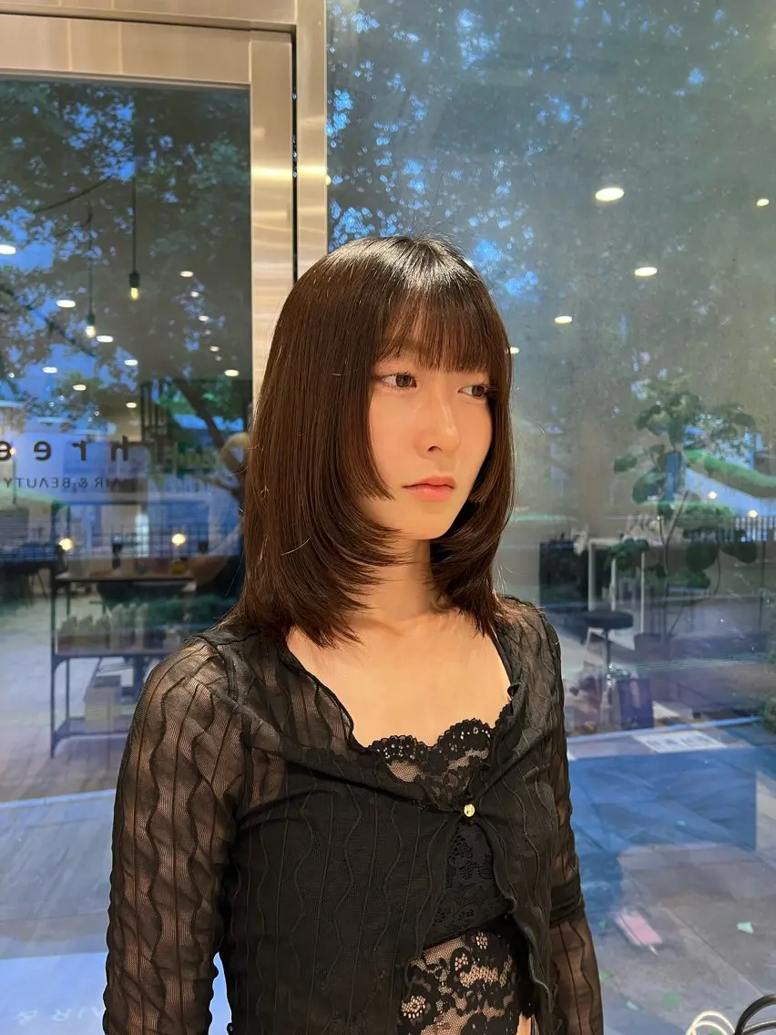 ミディアム レイヤーカット ハイトーン/透明感カ ラー/minku🧸のヘアスタイル