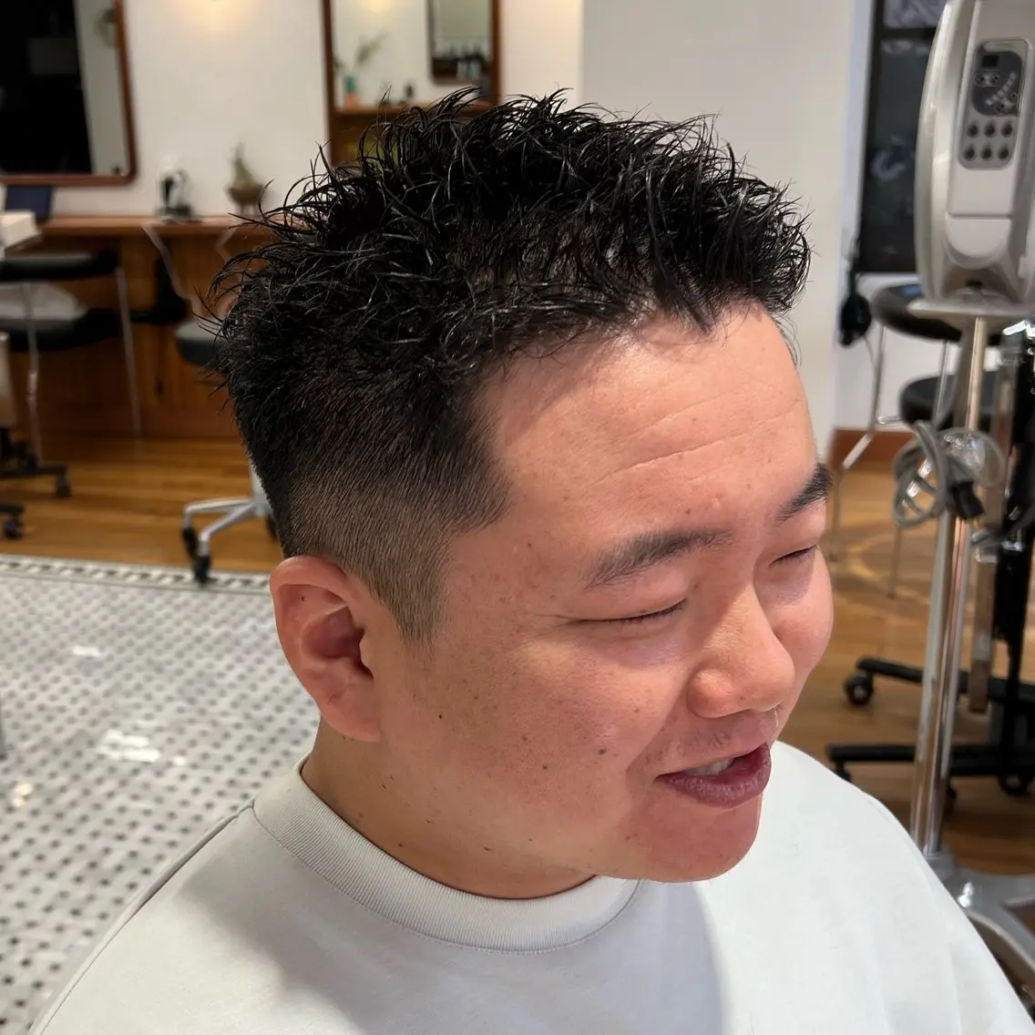 ショート メンズ 刈り上げ くせ毛 ショートヘア カット メンズカット✂️ スキンフェード伊藤陸のヘアスタイル