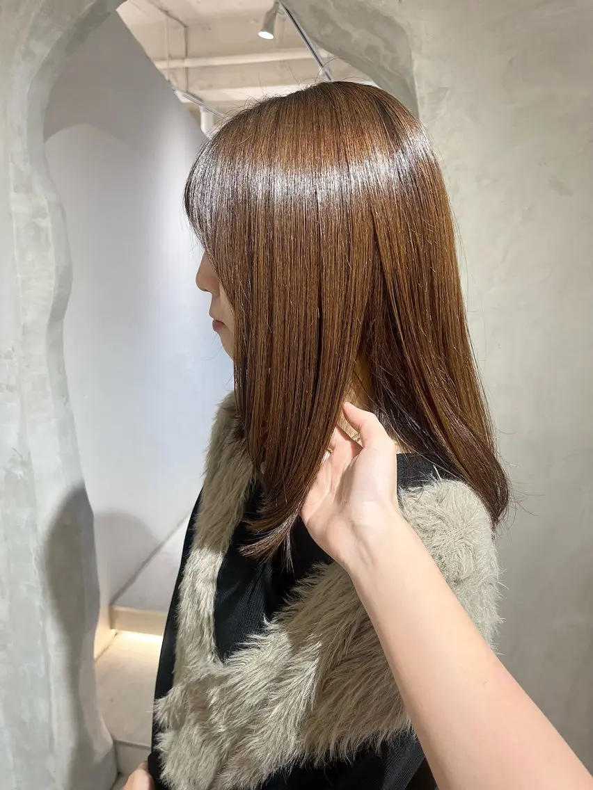 ミディアム カラー カット ヘアカラー トリートメント 切りっぱなしボブ/ 艶カラー/綾莉のヘアスタイル