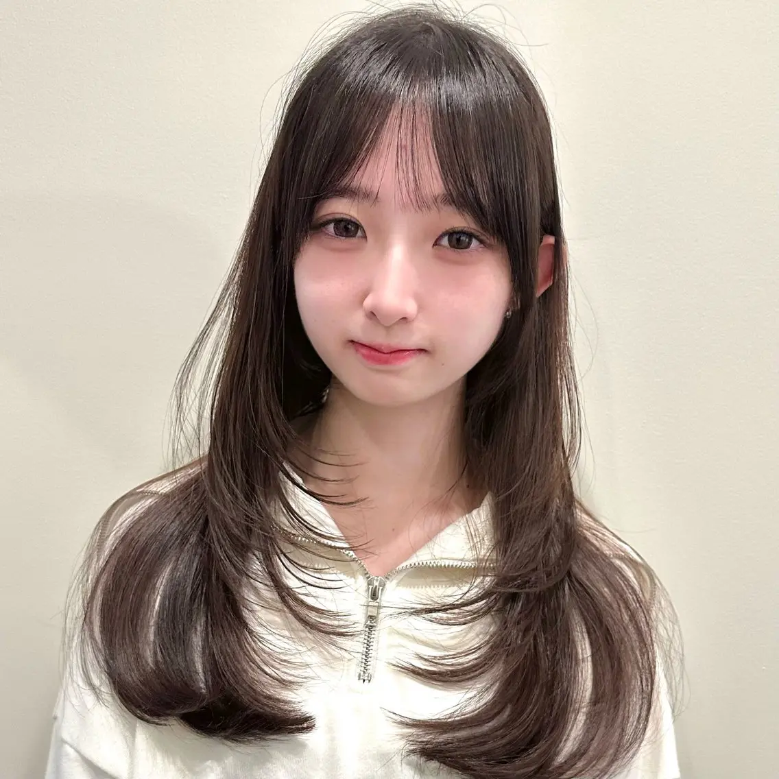 セミロング カット ヘアカラー トリートメント 🌹ハッシュカット、 レイヤー韓国ヘア🌹のヘアスタイル