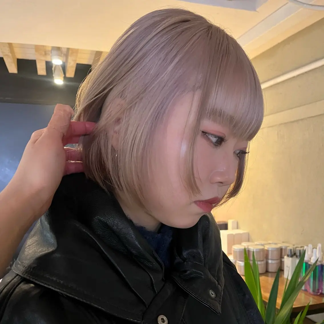 ショート ヘアアレンジ ボブハイトーン🦖 デザインMAMIのヘアスタイル