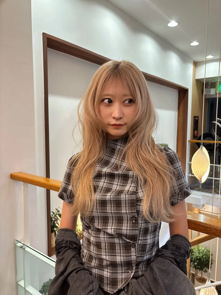 ロング カラー ベージュカラー ブロンド ブロンドベージュ レイヤーカット カット ヘアカラー トリートメント レイヤーカット /髪質改善/千葉怜寿のヘアスタイル