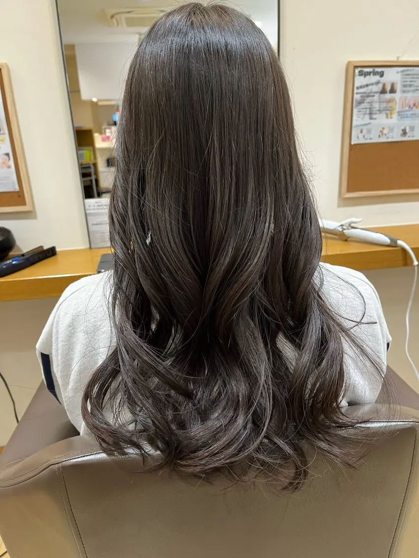 ロング 斎藤 愛菜のヘアスタイル