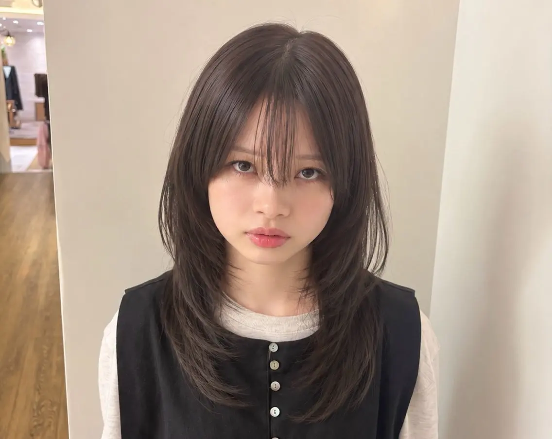 セミロング くびれヘア 韓国風ヘア レイヤーカット 小顔カット カット トリートメント ヒナ/酸性ストレート /髪質改善のヘアスタイル