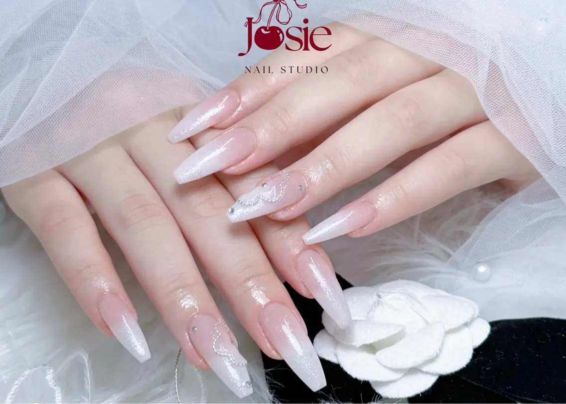 ネイル 長さ出し フレンチネイル グラデーション 韓国ネイル ロングネイル ハンドネイル Josie nail salonのネイルデザイン