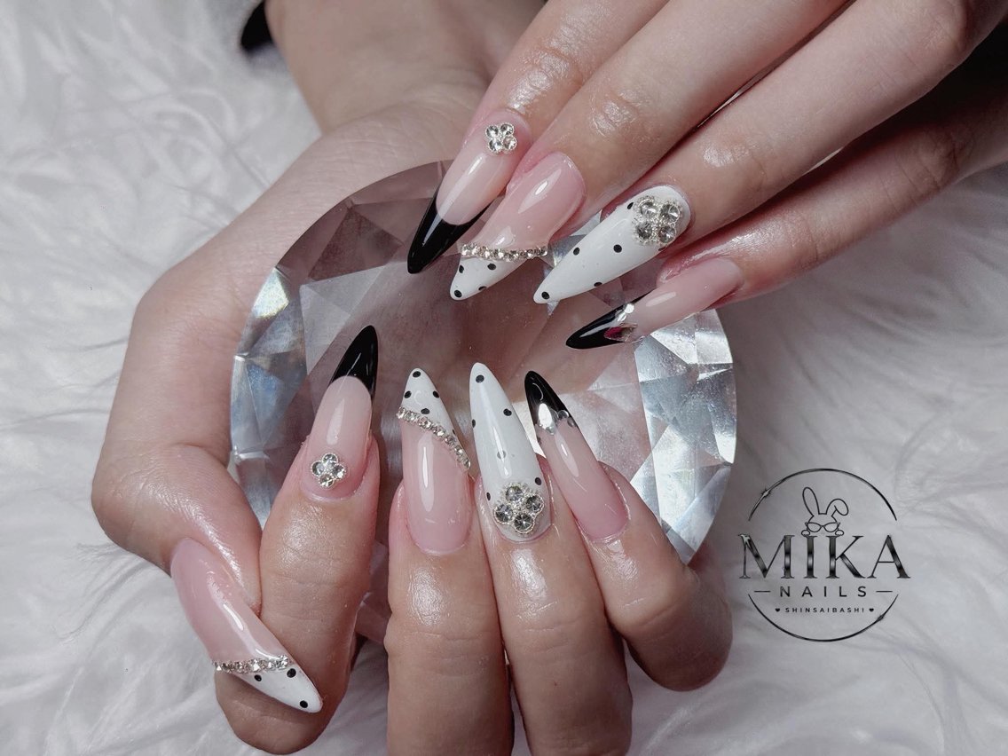 ネイル アートネイル チークネイル ドット フットネイル フレンチネイル ハンドネイル KIMU MIKA.NAILのネイルデザイン