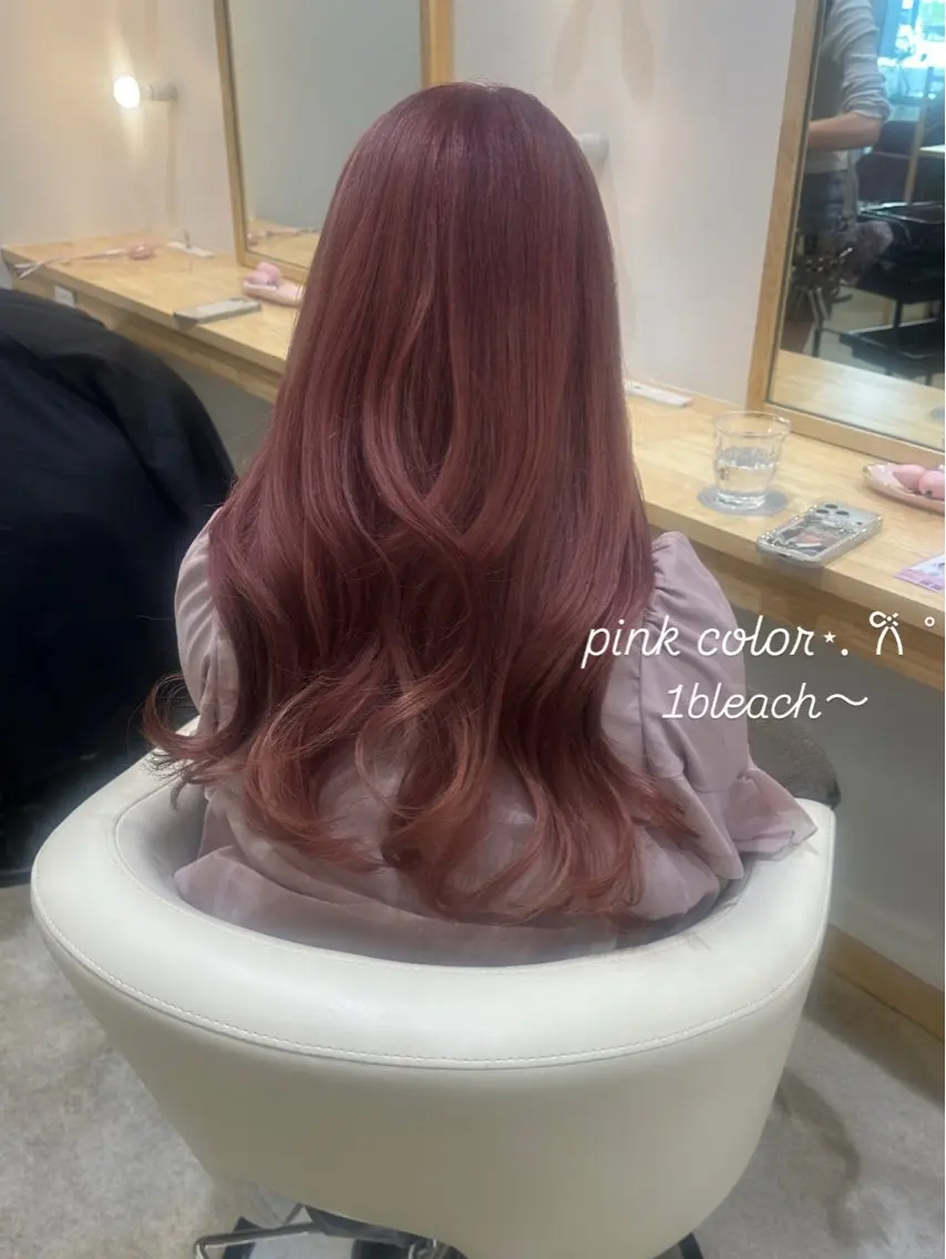 ロング カラー カット ヘアカラー 淡い暖色カラー🩰 girly ♡ ノアのヘアスタイル