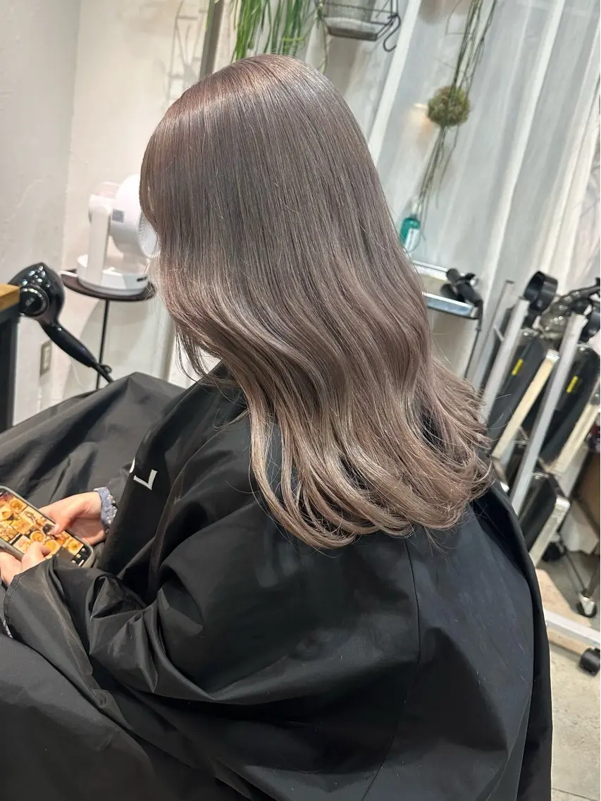 ミディアム カラー ブリーチ グレージュ ヘアカラー 縮毛/透明感カラー Mariamu🫧のヘアスタイル