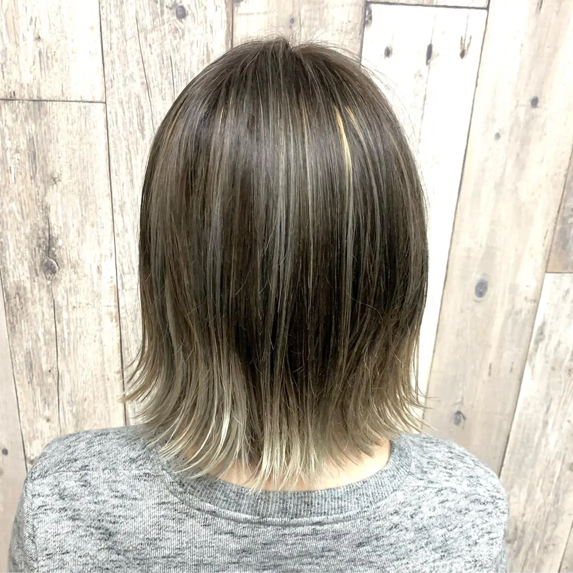 ショート カラー バレイヤージュ レイヤーカット リップカール 神戸のヘアスタイル