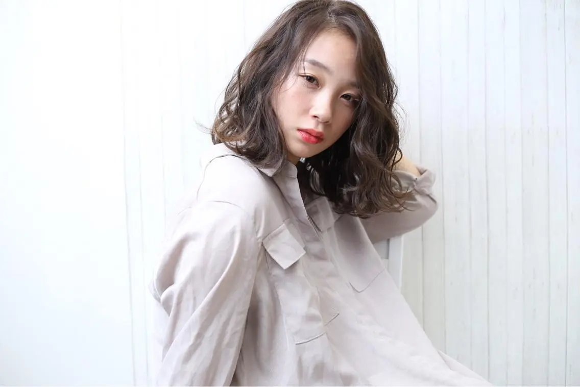 ミディアム カラー サワタ ミサのヘアスタイル