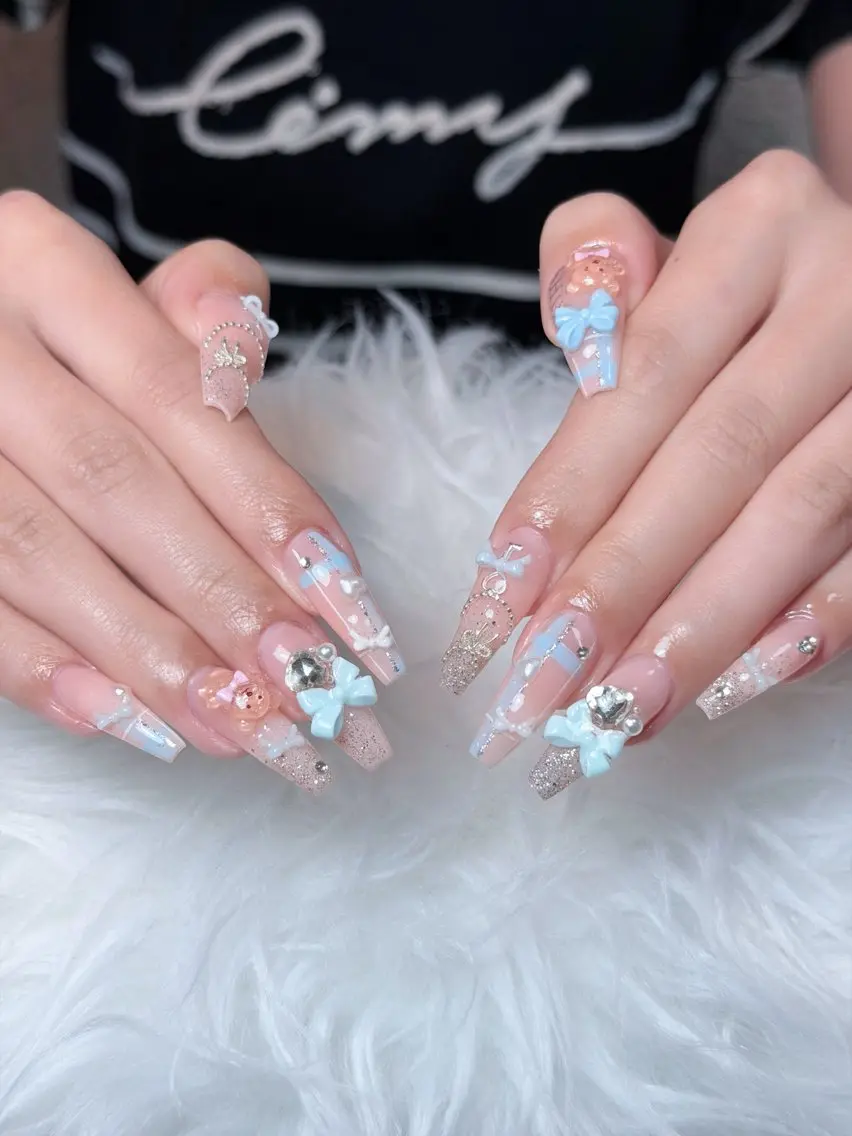 ネイル チークネイル ドット フレンチネイル グラデーション ハート ハンドネイル Julli NailStudioのネイルデザイン